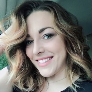 Meet your Posher, Emilee